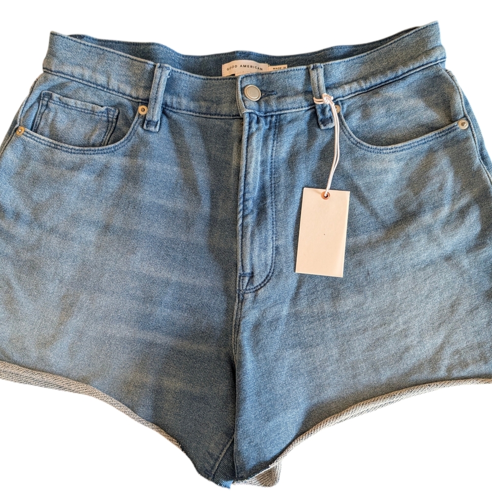 Good American Classic Blue Jean Shorts - Picture 4 of 7